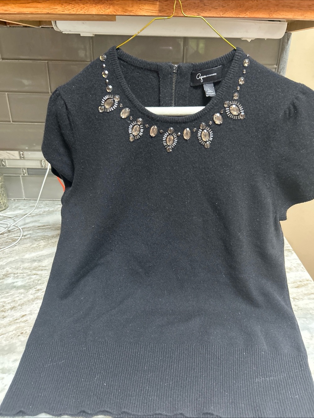 Aqua 100% Cashmere short sleeve sweater with Jewel embellishments Sz L Black